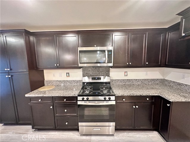 Detail Gallery Image 7 of 10 For 10341 Meadow Lark Ave, Moreno Valley,  CA 92557 - 3 Beds | 2/1 Baths