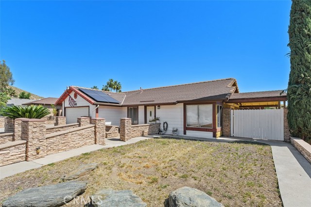 Detail Gallery Image 3 of 24 For 233 Southshore, Lake Elsinore,  CA 92530 - 4 Beds | 2 Baths