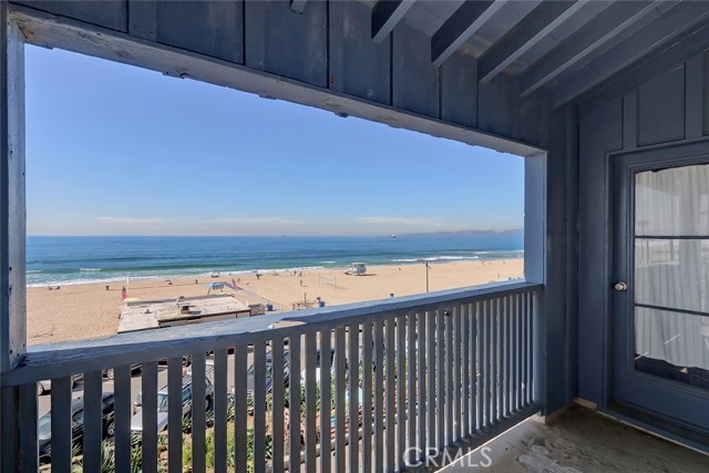 4104 The Strand, Manhattan Beach, California 90266, 3 Bedrooms Bedrooms, ,2 BathroomsBathrooms,Residential,Sold,The Strand,SB21240143