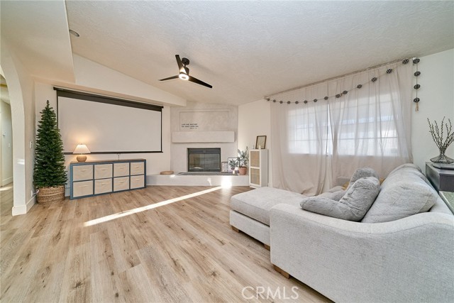 Detail Gallery Image 8 of 28 For 9783 Corton Rd, Phelan,  CA 92371 - 3 Beds | 2/1 Baths