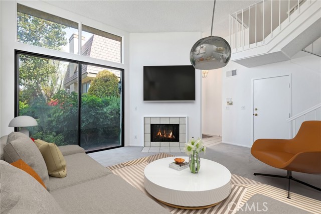 9000 Vanalden Avenue, Northridge CA: https://media.crmls.org/medias/df3454e7-d25a-4b2c-a228-bf10e06bcf0a.jpg