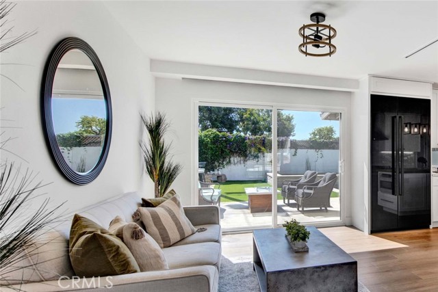 Detail Gallery Image 12 of 63 For 21921 Starfire Ln, Huntington Beach,  CA 92646 - 4 Beds | 4 Baths