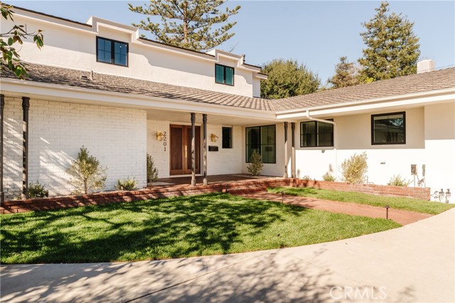 2201 N Hobart Boulevard, Los Angeles CA: https://media.crmls.org/medias/df348dfe-bd1a-4947-b45f-ca79b135d1c2.jpg