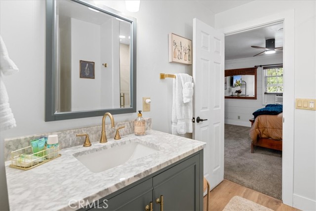 Detail Gallery Image 27 of 52 For 42425 Fox Farm Rd, Big Bear Lake,  CA 92315 - 2 Beds | 1 Baths