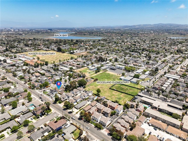 Detail Gallery Image 47 of 49 For 305 Robin Hood Ln, Costa Mesa,  CA 92627 - 5 Beds | 2/2 Baths