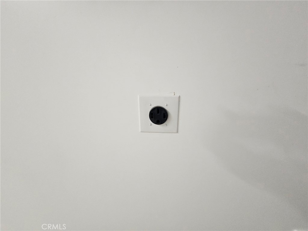 https://media.crmls.org/medias/df34ef92-dec1-4910-b3ca-4ddd3e0c2602.jpg?preset=X-Large