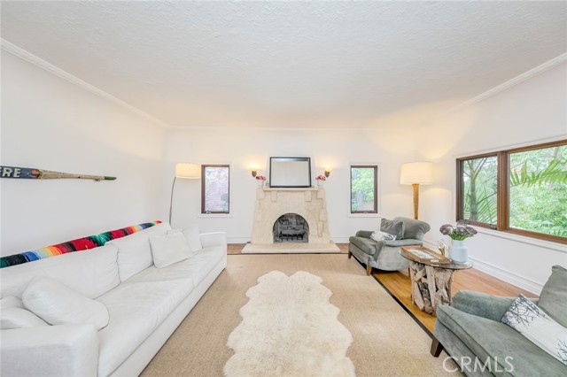 516 Orange Grove Avenue, South Pasadena CA: https://media.crmls.org/medias/df35b129-a2dc-4d7f-8dbc-842e811d1575.jpg