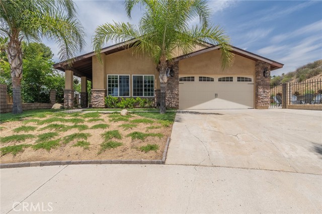 Detail Gallery Image 1 of 19 For 27295 via Marcia, Saugus,  CA 91350 - 4 Beds | 2 Baths
