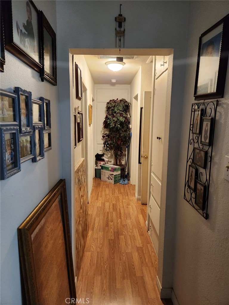 https://media.crmls.org/medias/df3687f5-6c6d-4c2e-b26c-c4d2d35d0b76.jpg?preset=X-Large