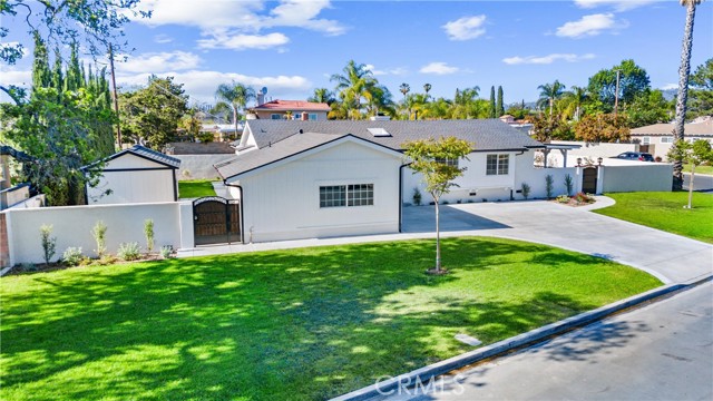 18011 Theodora Drive, Tustin CA: https://media.crmls.org/medias/df36926e-f0fa-47bf-bdf2-d8fc58df206e.jpg