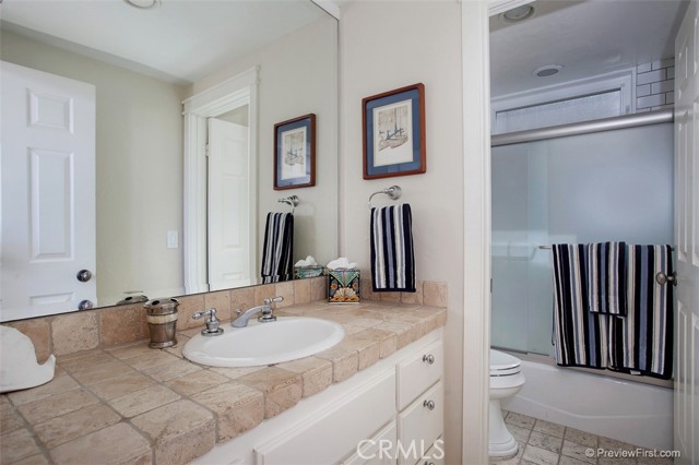 Detail Gallery Image 18 of 26 For 441 Carnation Ave, Corona Del Mar,  CA 92625 - 3 Beds | 2/1 Baths