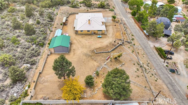1679 Desert Front Road, Wrightwood CA: https://media.crmls.org/medias/df380788-9888-4058-962d-f4460014c29e.jpg