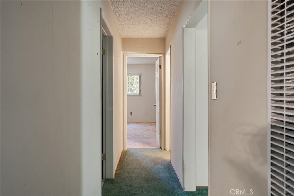 https://media.crmls.org/medias/df382aec-1552-43ef-908f-768d0dd53a6e.jpg?preset=X-Large