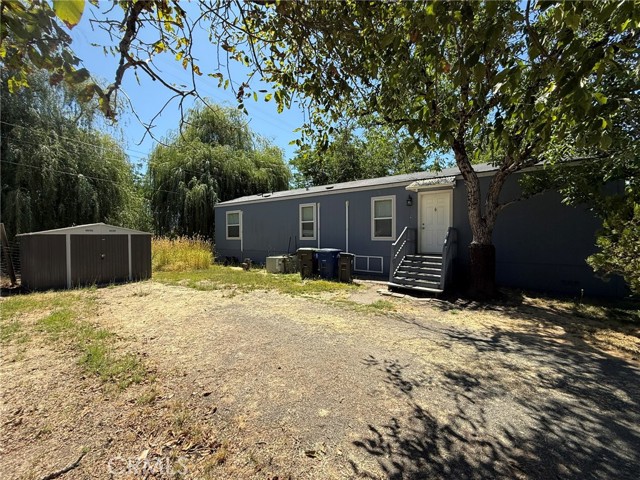 375 State 20 E Highway, Upper Lake CA: https://media.crmls.org/medias/df384ac2-f0b8-46d1-90d0-2ab3d567087a.jpg