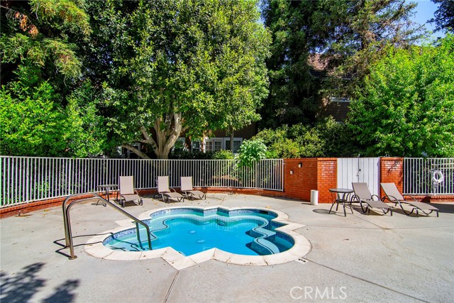Detail Gallery Image 32 of 33 For 20950 Oxnard St #11,  Woodland Hills,  CA 91367 - 3 Beds | 2/1 Baths
