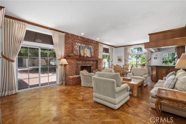 Detail Gallery Image 13 of 50 For 4751 Westchester Dr, Woodland Hills,  CA 91364 - 5 Beds | 7 Baths