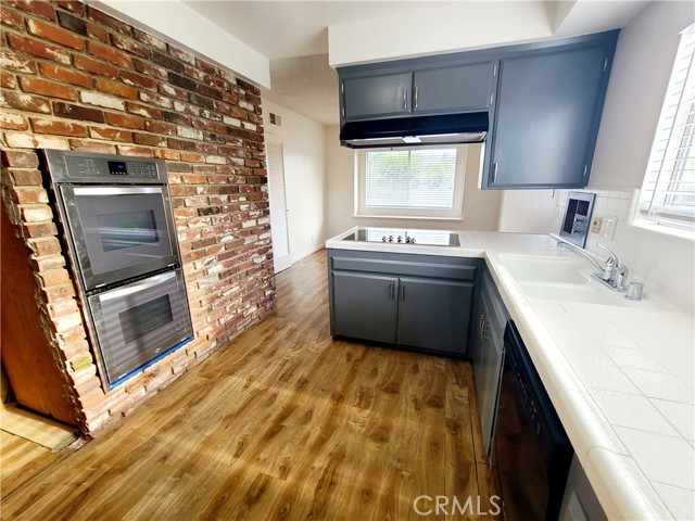 1463 Strawberry Hill Road, Thousand Oaks CA: https://media.crmls.org/medias/df394b78-28b0-4e43-a68c-0ecc7db05bc9.jpg