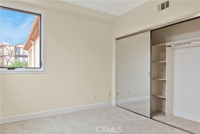 66 N Allen Avenue, Pasadena CA: https://media.crmls.org/medias/df399091-01da-42e7-a918-30da10925787.jpg