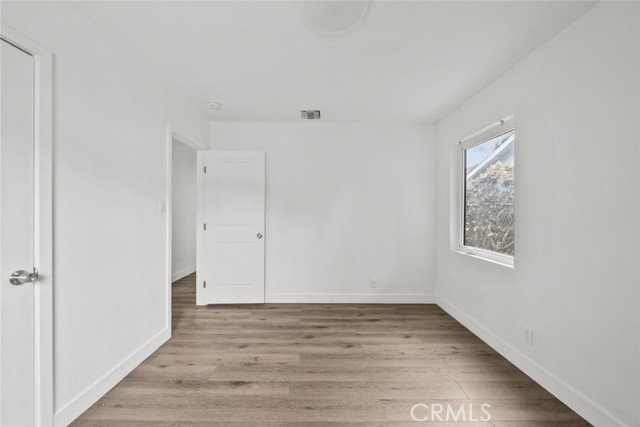 Detail Gallery Image 17 of 33 For 7952 White Oak Ave, Northridge,  CA 91325 - 2 Beds | 1 Baths