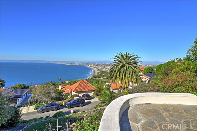 Detail Gallery Image 29 of 32 For 773 via Somonte, Palos Verdes Estates,  CA 90274 - 4 Beds | 3 Baths