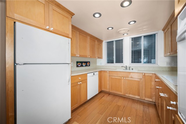 Detail Gallery Image 17 of 35 For 1980 Mckinney Way 13p,  Seal Beach,  CA 90740 - 2 Beds | 2 Baths