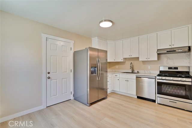 Detail Gallery Image 7 of 45 For 1221 Westminster Ave, East Palo Alto,  CA 94303 - 3 Beds | 2 Baths