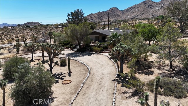 Detail Gallery Image 1 of 71 For 60383 Melton Trl, Joshua Tree,  CA 92252 - 3 Beds | 2 Baths