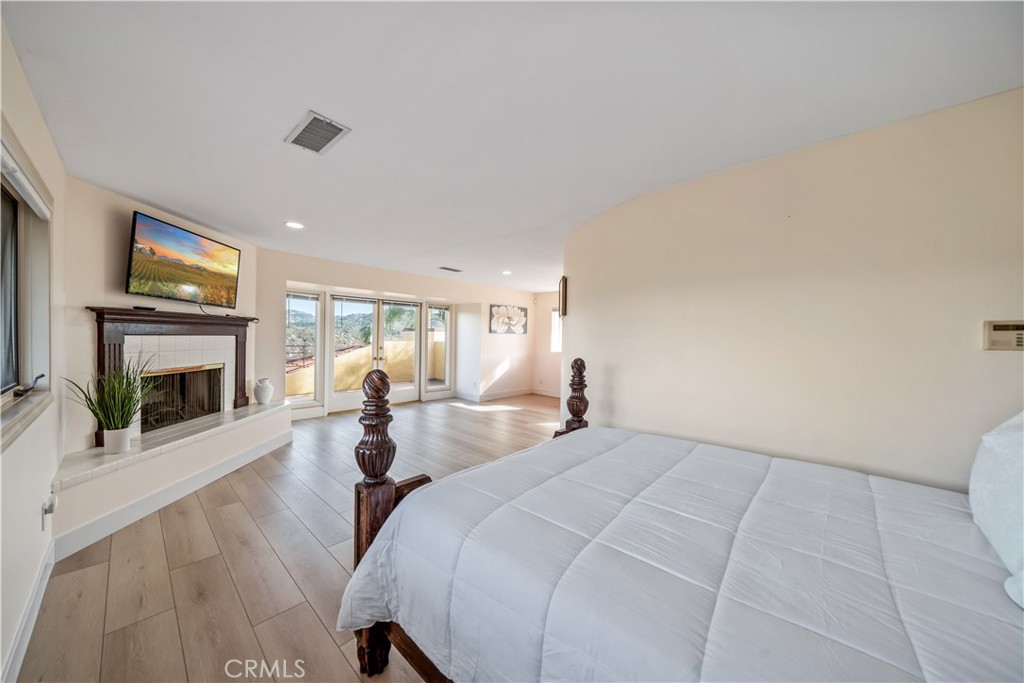 MLS #OC25176805 img 33