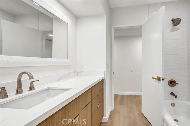 4915 Tyrone, 325 photo 32