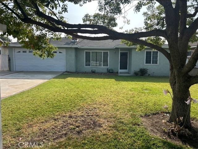 12765 Ross Avenue, Chino CA: https://media.crmls.org/medias/df3d4ce6-ff1f-41a9-a883-b314b95aa8c3.jpg
