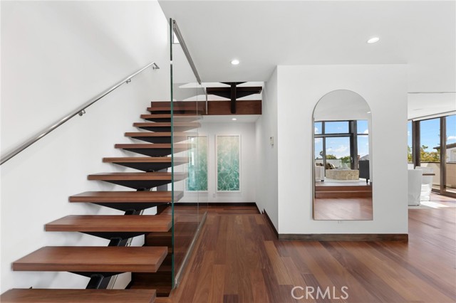 2114 Manhattan Ave, Hermosa Beach CA: https://media.crmls.org/medias/df3dd156-8cba-43fb-bf0b-fba25ef7c80f.jpg