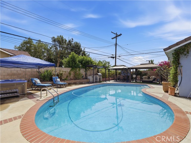 Detail Gallery Image 12 of 12 For 11614 Ostrom, Granada Hills,  CA 91344 - 4 Beds | 2 Baths