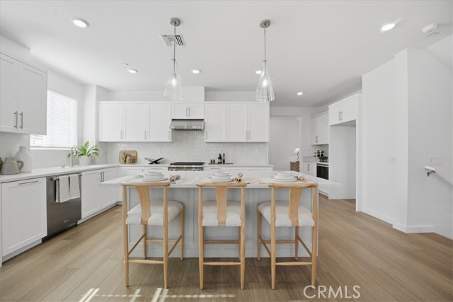 Detail Gallery Image 20 of 48 For 2380 Haley Point Drive #104,  Ventura,  CA 93003 - 4 Beds | 3/1 Baths