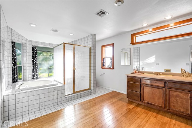 50711 Road 426, Oakhurst CA: https://media.crmls.org/medias/df3ec319-66f2-4be0-9a6e-5cec1e507ccc.jpg