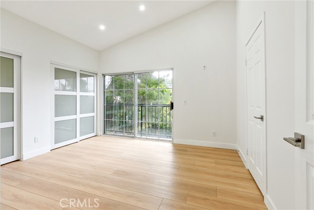 Detail Gallery Image 20 of 34 For 5165 Etiwanda Ave, Tarzana,  CA 91356 - 4 Beds | 5 Baths