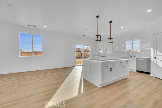 Detail Gallery Image 28 of 39 For 9224 Holly Ave, California City,  CA 93505 - 4 Beds | 3 Baths