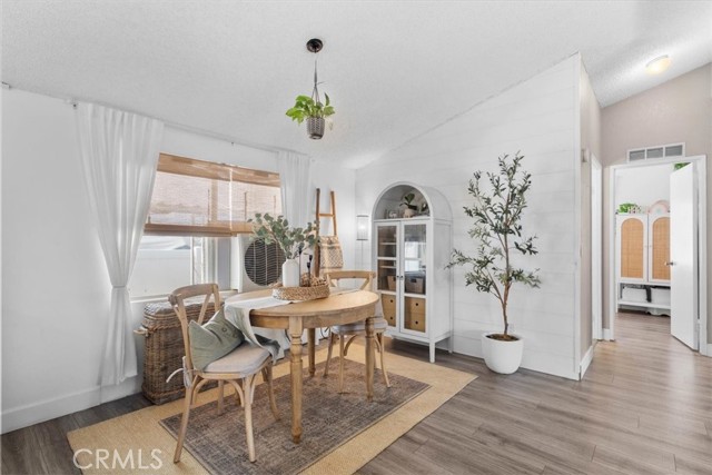 Detail Gallery Image 5 of 30 For 1721 E Colton Ave #103,  Redlands,  CA 92374 - 3 Beds | 2 Baths