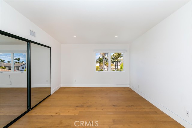 4651 Los Patos Avenue, Huntington Beach CA: https://media.crmls.org/medias/df4019a9-be28-40ac-8662-7a0ffab550a0.jpg