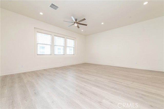 Detail Gallery Image 8 of 28 For 921 E Mason Ln #28,  Anaheim,  CA 92805 - 3 Beds | 3 Baths