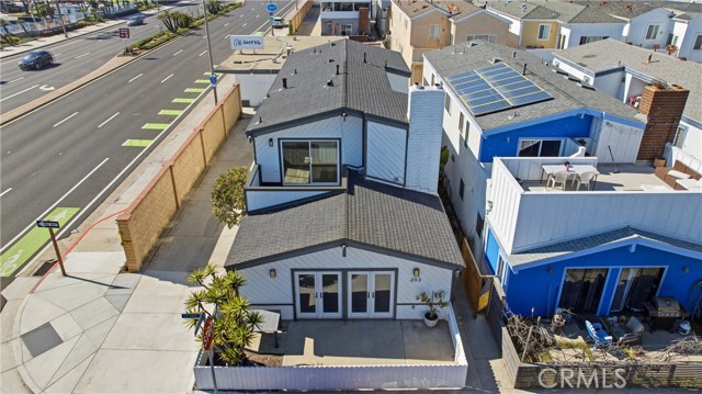 Detail Gallery Image 43 of 49 For 203 Cedar St a & B,  Newport Beach,  CA 92663 - 4 Beds | 3 Baths