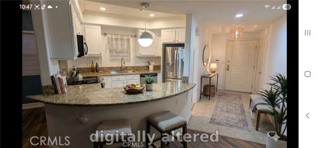 Detail Gallery Image 8 of 19 For 14343 Burbank Blvd. #305,  Sherman Oaks,  CA 91401 - 3 Beds | 2 Baths