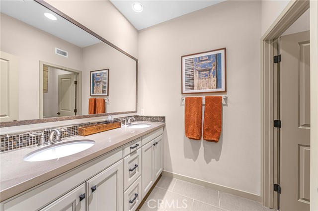 Detail Gallery Image 27 of 46 For 239 Primrose Dr, Lake Forest,  CA 92610 - 4 Beds | 3/1 Baths