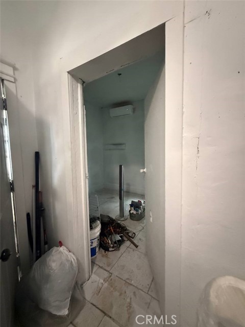 Detail Gallery Image 8 of 19 For 222 E St, Fresno,  CA 93706 - 3 Beds | 1 Baths