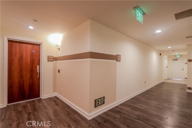 Detail Gallery Image 5 of 29 For 1420 S Bundy Dr #105,  Los Angeles,  CA 90025 - 3 Beds | 2 Baths