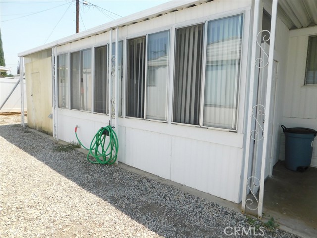 13063 5TH Street, Yucaipa CA: https://media.crmls.org/medias/df450946-daa3-480c-af50-71b9feec54ed.jpg