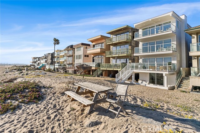 105 A Surfside Avenue, Surfside CA: https://media.crmls.org/medias/df45d7ef-334f-48a5-a302-7030df29003c.jpg