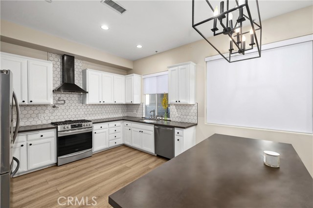 Detail Gallery Image 6 of 22 For 14535 Margate St #13,  Sherman Oaks,  CA 91411 - 3 Beds | 2/1 Baths