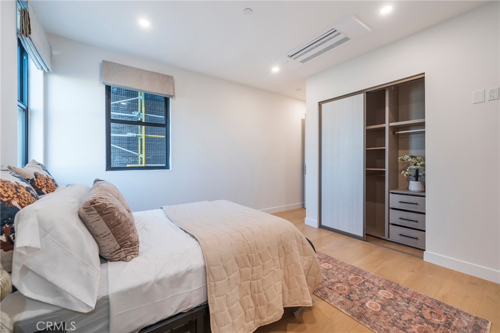 MLS #OC25269306 image #22