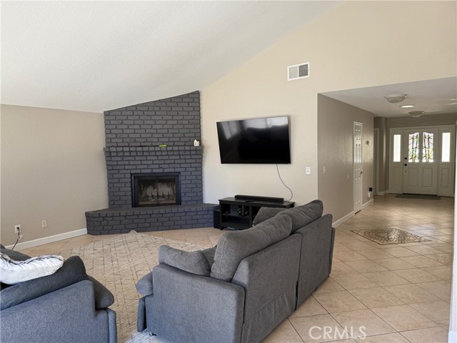 24150 Cruise Circle Drive, Canyon Lake CA: https://media.crmls.org/medias/df46c87d-3480-4fd7-85a6-c3f9c7e86863.jpg
