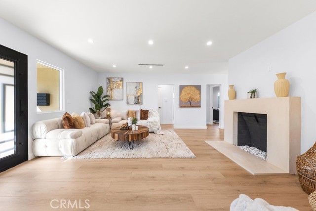 Detail Gallery Image 9 of 53 For 5700 Vista Del Monte, Sherman Oaks,  CA 91411 - 3 Beds | 2 Baths